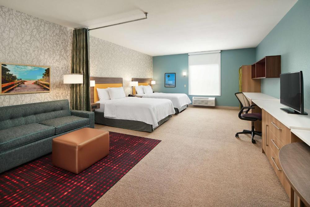 Queen Studio with Two Queen Beds - Non-Smoking interior